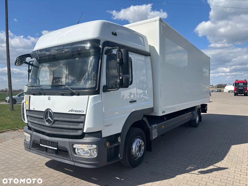 Mercedes-Benz ATEGO 1227 kontener z windą ,  kabina sypialna , webasto, klimatyzacja, niski przebieg , bezwypadkowy. (nie 1224, 1230) - 1