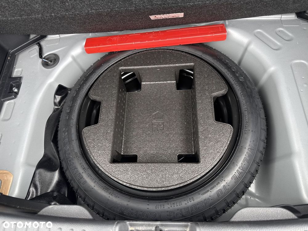 Toyota Yaris Hybrid 1.5 Style - 26