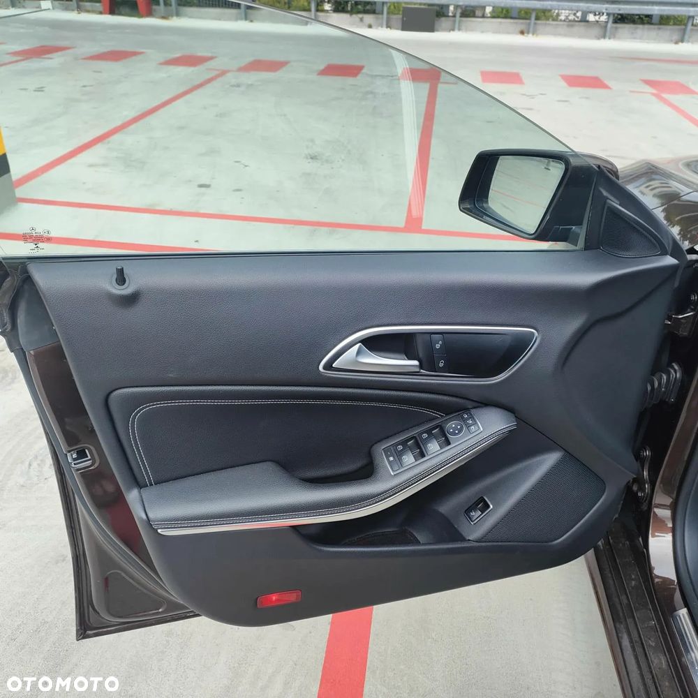Mercedes-Benz CLA 250 4-Matic - 5