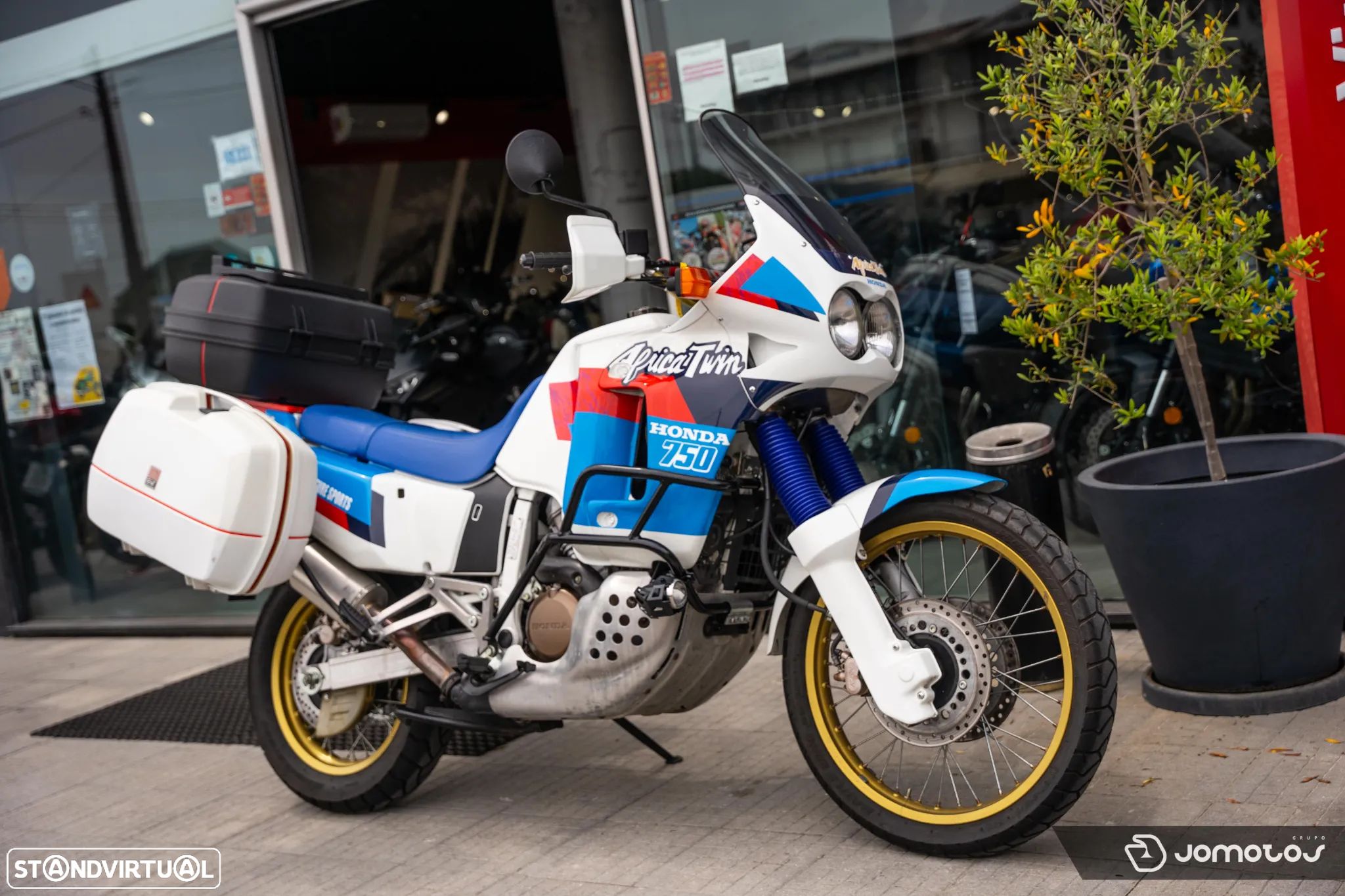 Honda Africa Twin 750 - 1