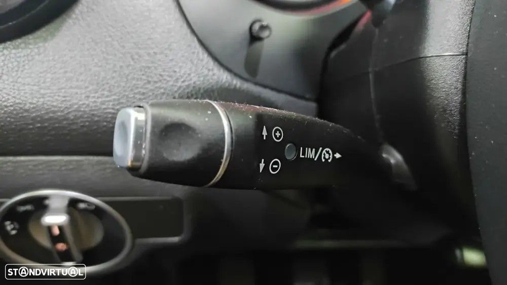 Mercedes-Benz CLA 200 - 43