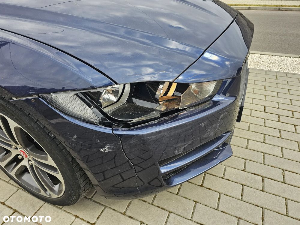 Jaguar XE 20d Prestige - 15