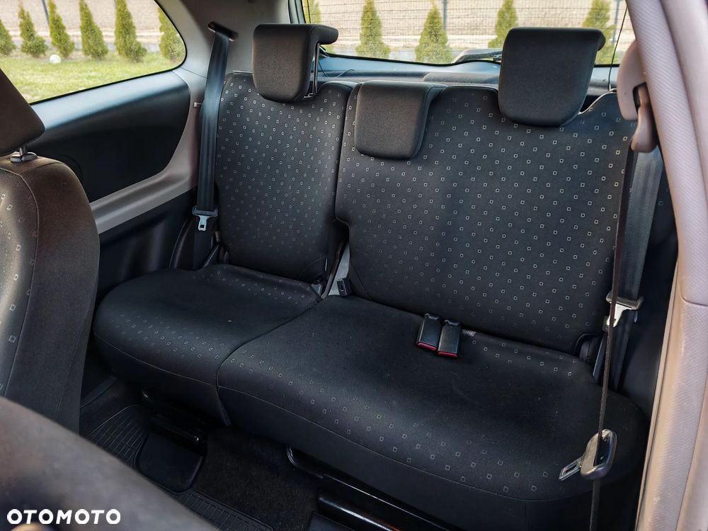 Toyota Yaris 1.3 Terra Gold - 11