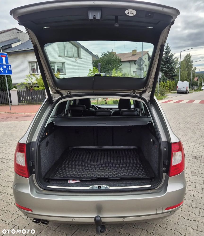 Skoda Superb 2.0 TDI L&K DSG - 11