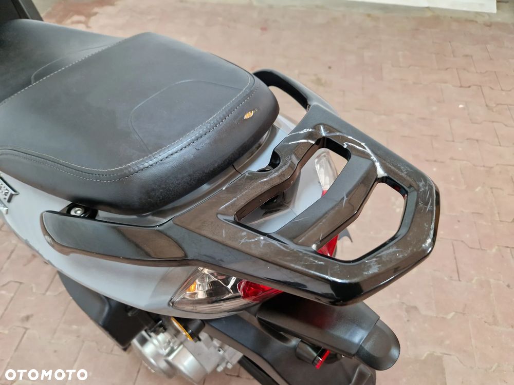 Peugeot Tweet - 24