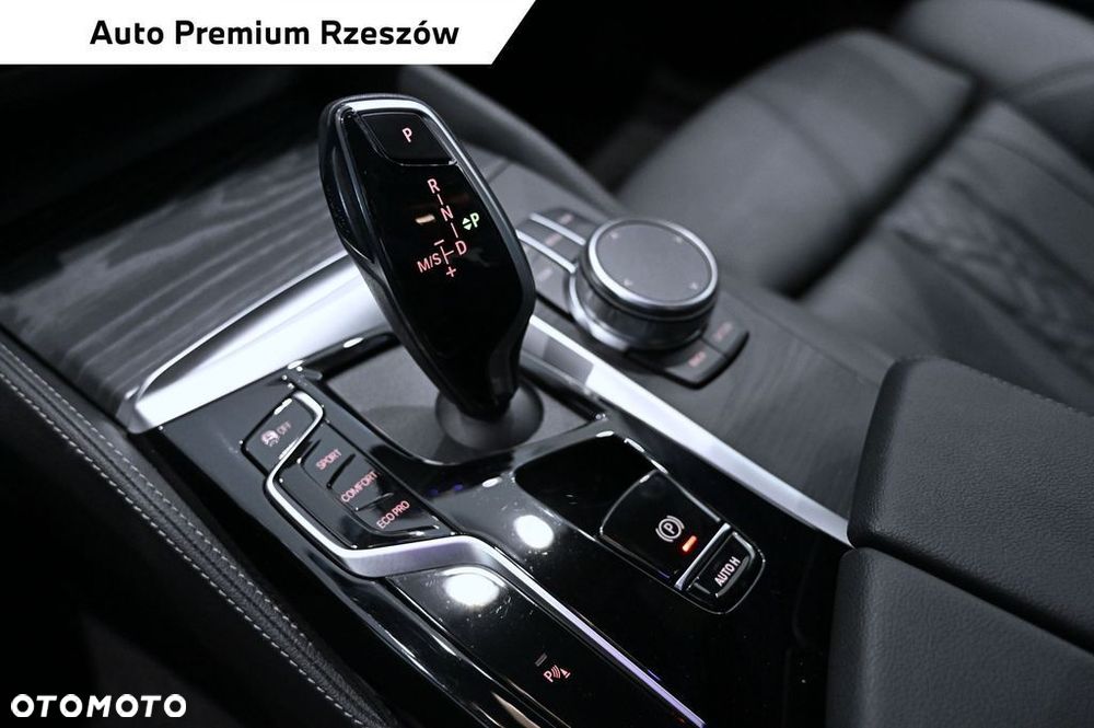 BMW Seria 5 530d xDrive mHEV - 6