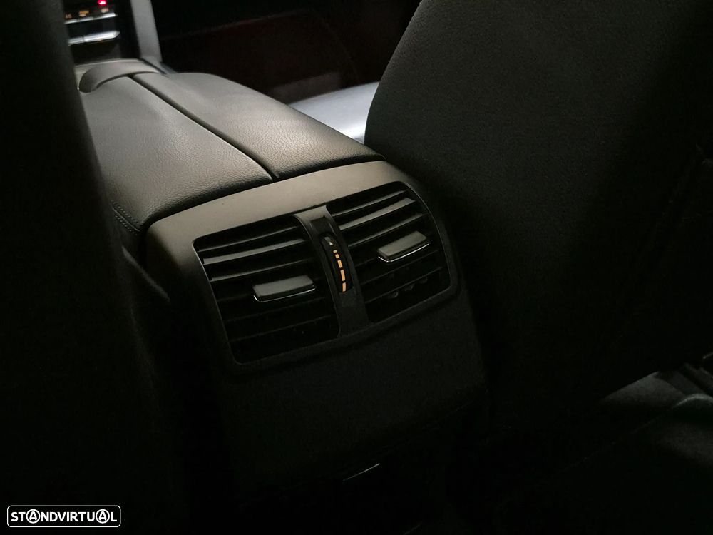 Mercedes-Benz E 300 Bluetec Hybrid Avantgarde - 25