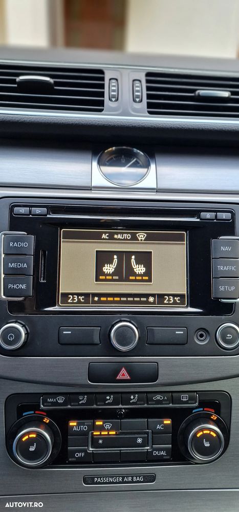 Volkswagen Passat - 15