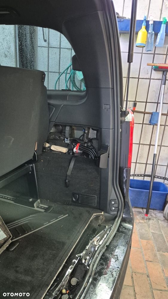 Mercedes-Benz Klasa V 300 d kompakt 9G-TRONIC Style - 35