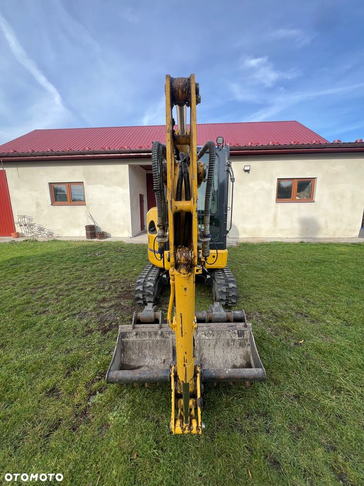 Komatsu PC26MR-5 - 10