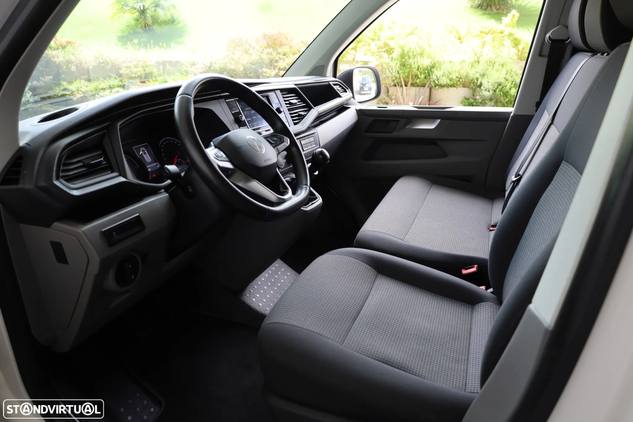 VW Transporter 2.0 TDI Business - 24