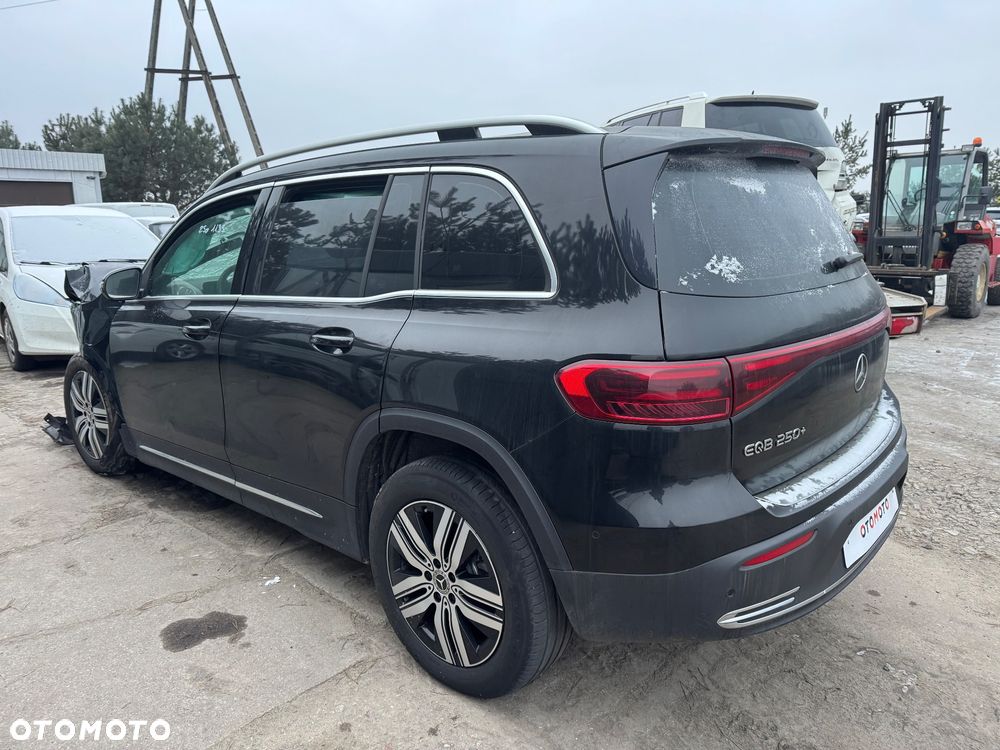 Mercedes-Benz EQB 250+ - 3