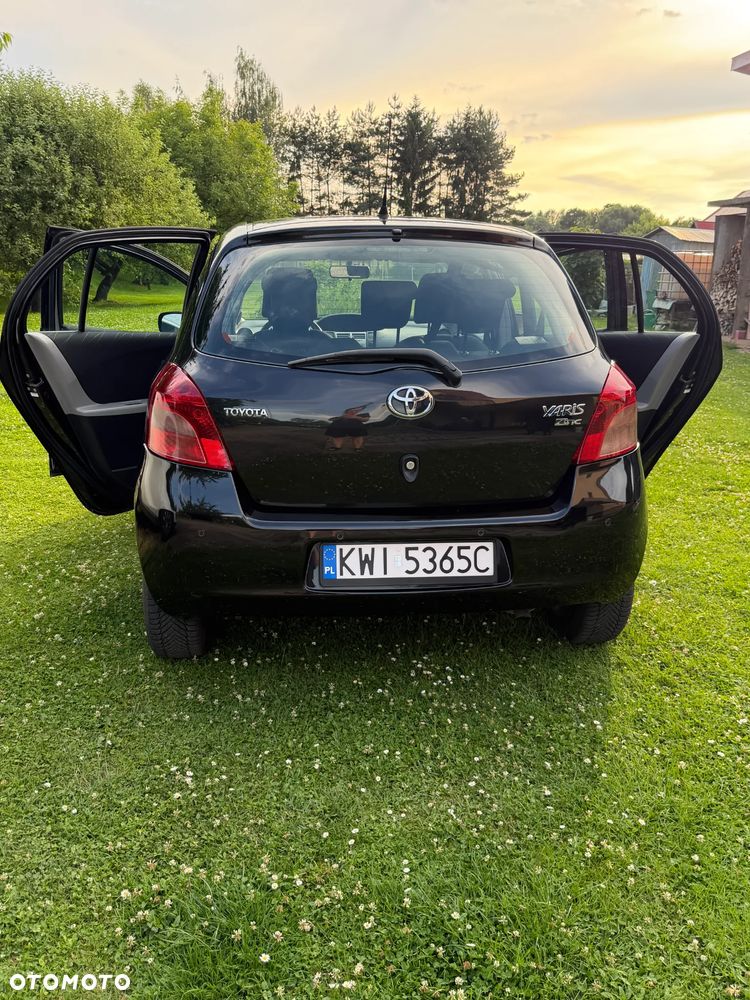 Toyota Yaris 1.3 Sol - 2