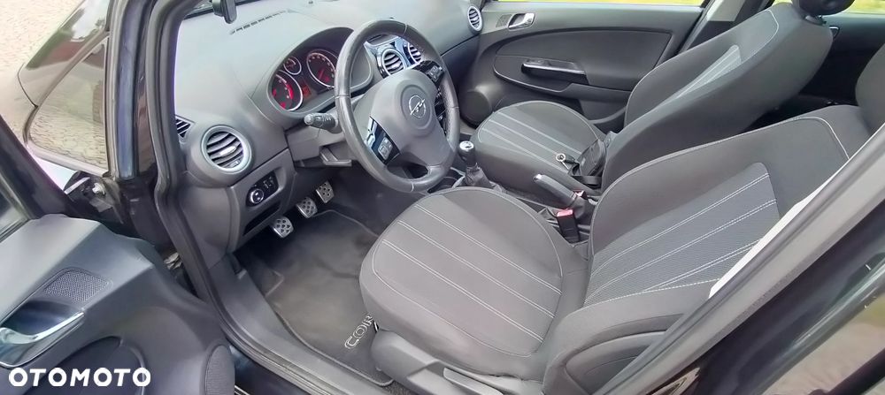 Opel Corsa 1.2 16V Cosmo - 6
