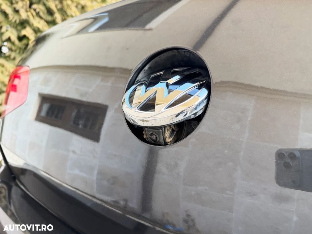 Volkswagen Passat - 14