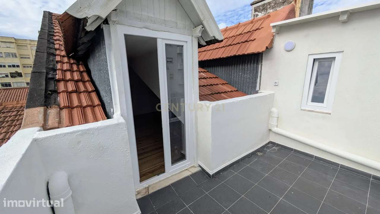 Apartamento T2 no vibrante bairro de Benfica - Grande imagem: 2/15