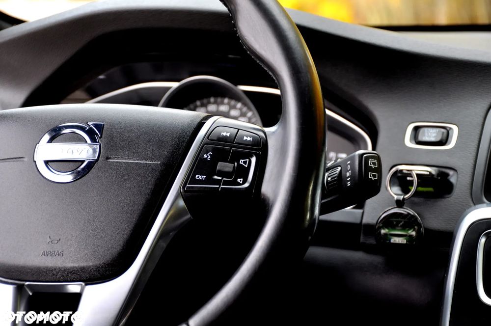 Volvo V60 D4 Drive-E Summum - 29