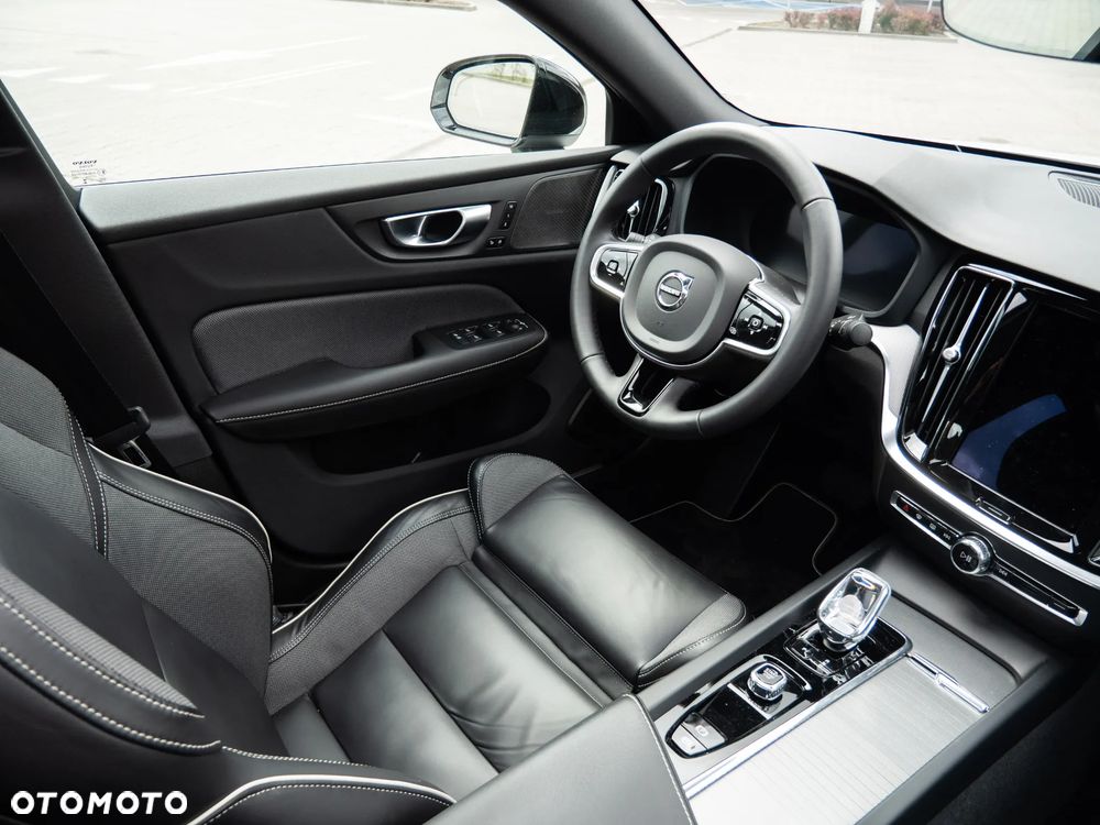 Volvo S60 B5 B AWD R-Design - 18