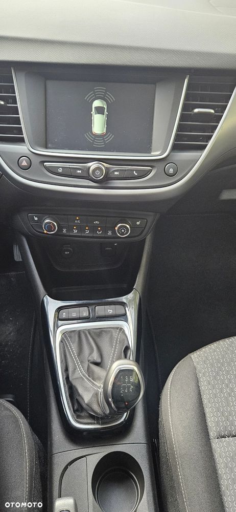Opel Crossland X - 12