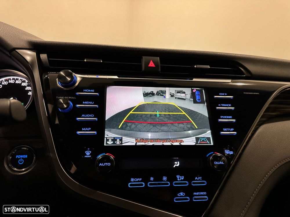 Toyota Camry 2.5 Hybrid Luxury - 10