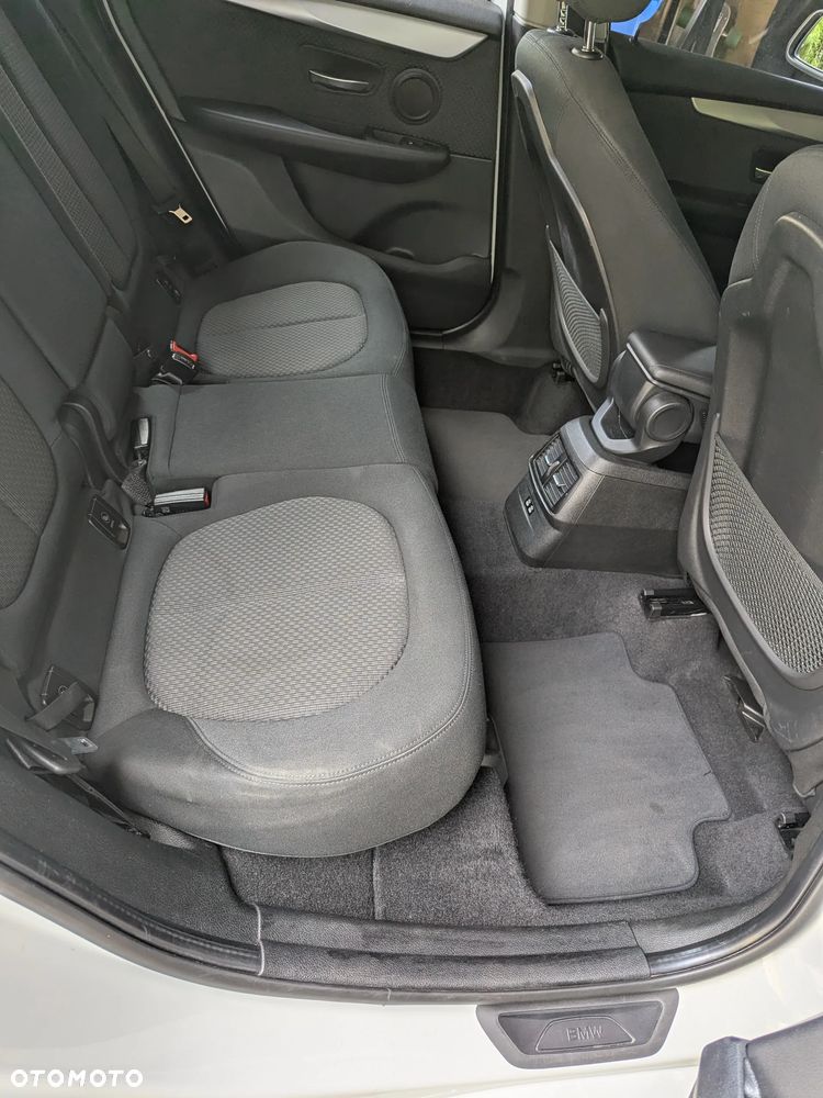 BMW Seria 2 216i - 5