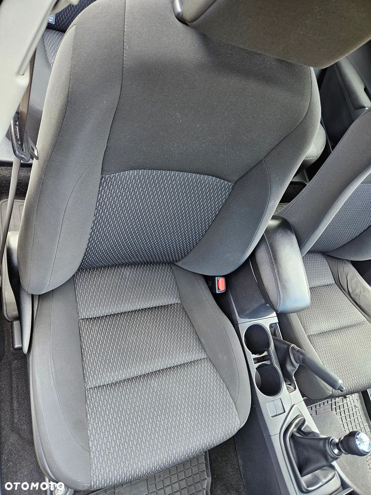 Toyota Corolla 1.4 D-4D Active EU6 - 32