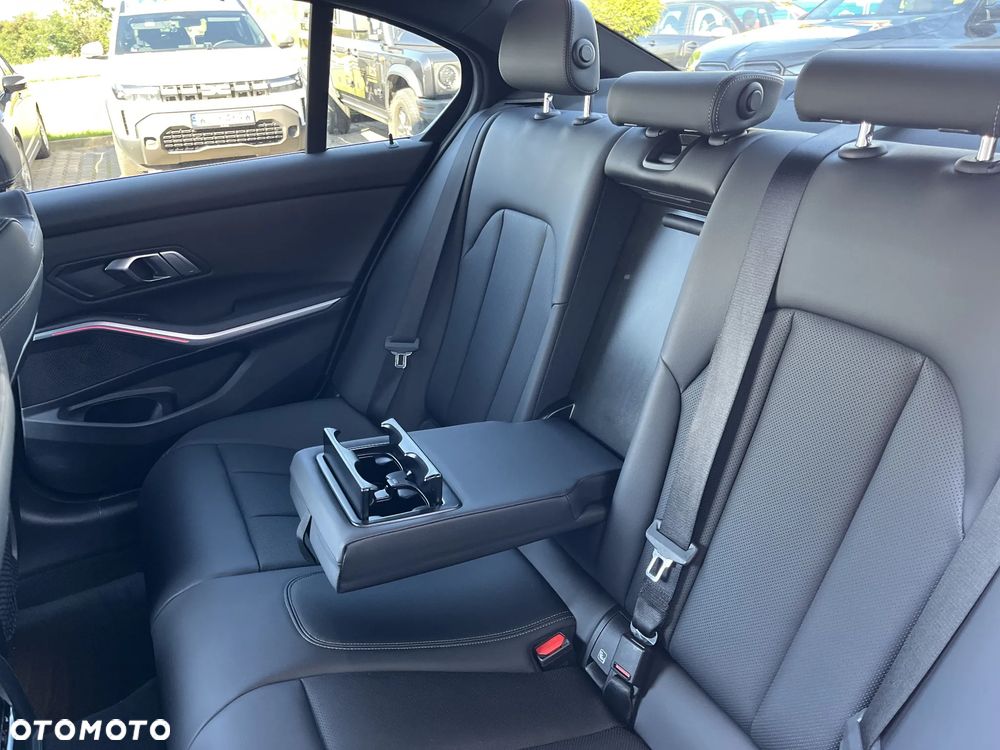 BMW Seria 3 - 17