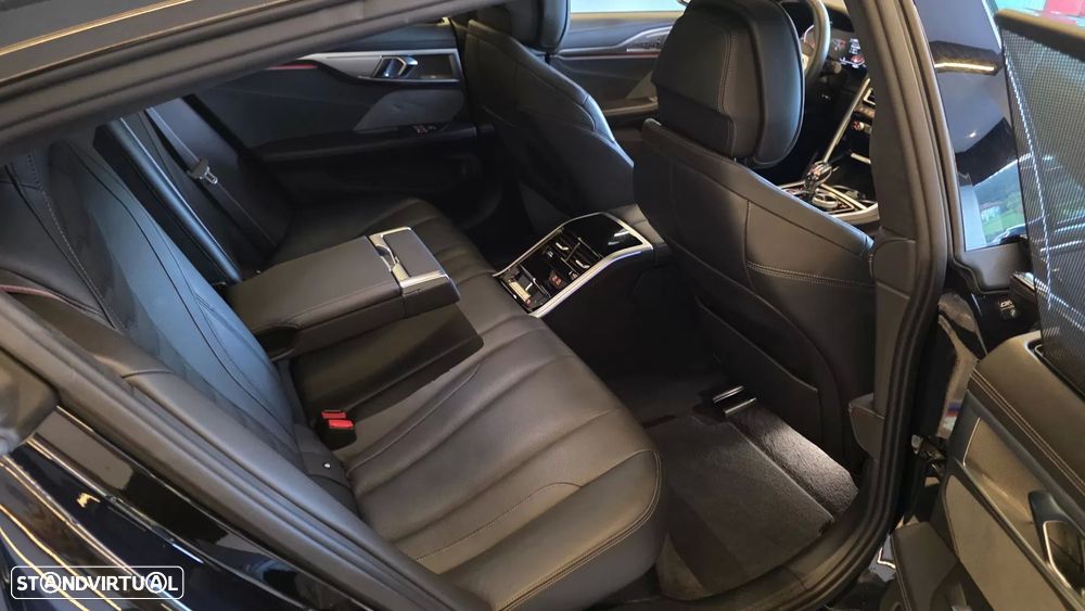 BMW 840 Gran Coupé d xDrive Pack M - 55