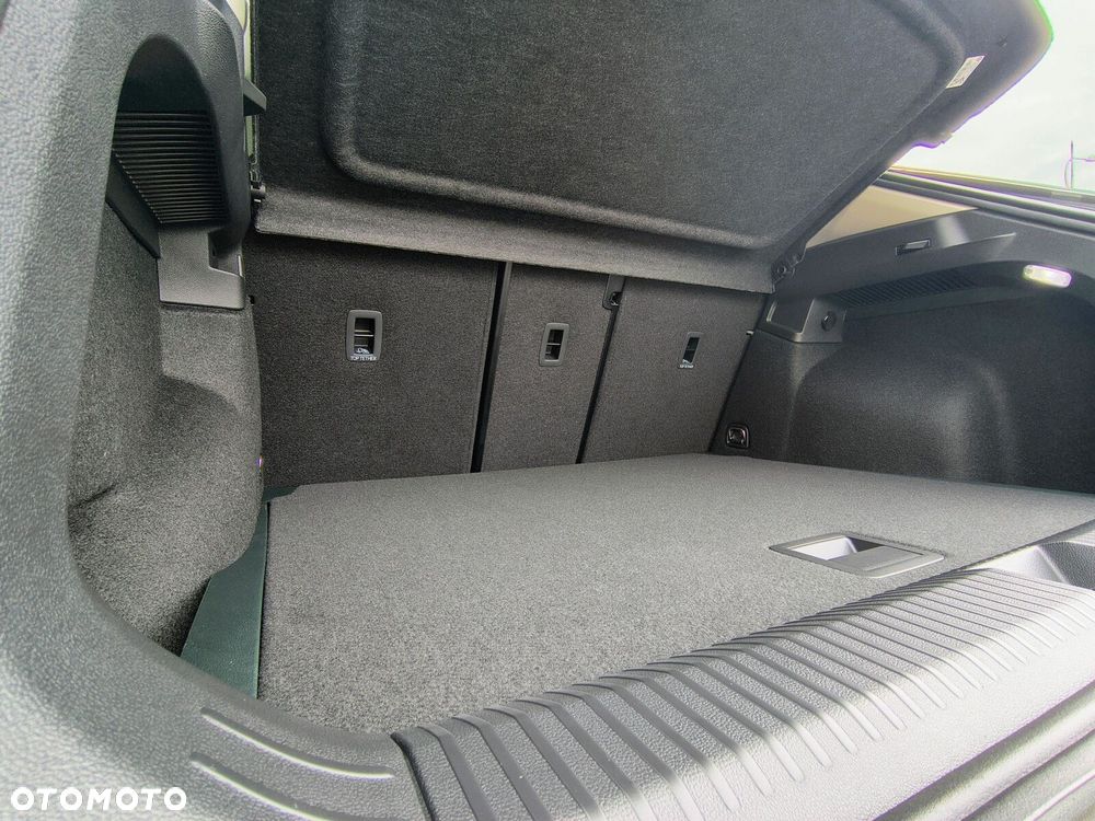 Volkswagen T-Roc 1.5 eTSI Life DSG - 29