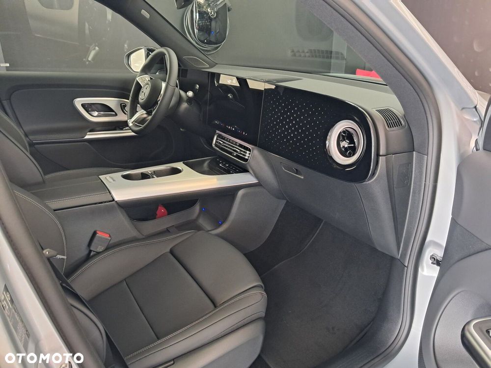Mercedes-Benz GLB - 34