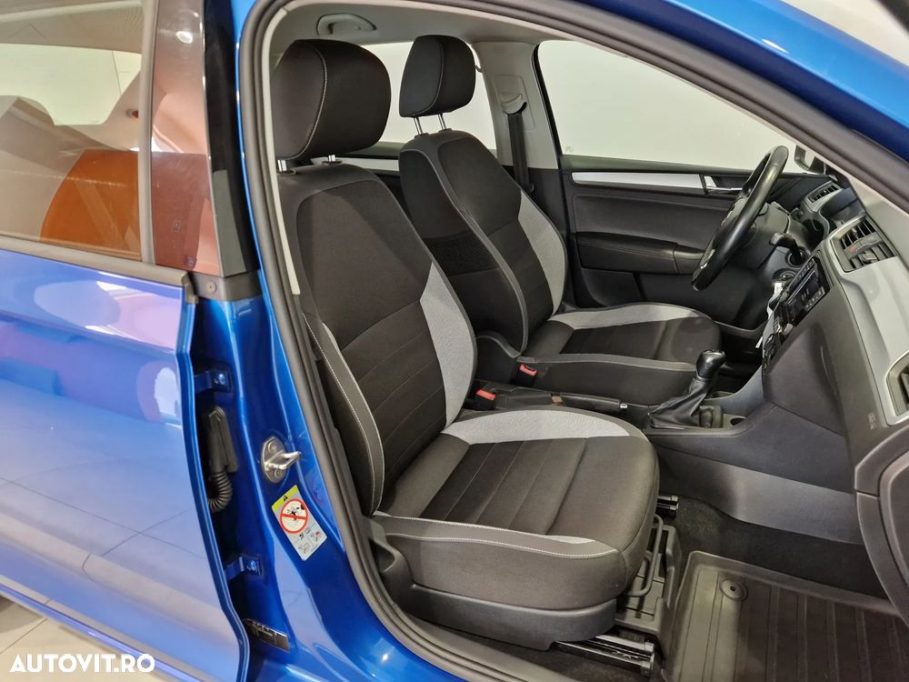 Skoda RAPID - 12
