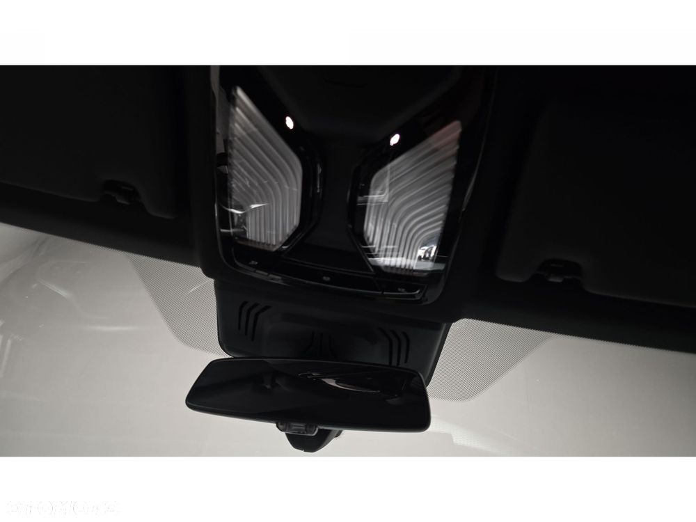 BMW Seria 3 320d xDrive mHEV M Sport - 32