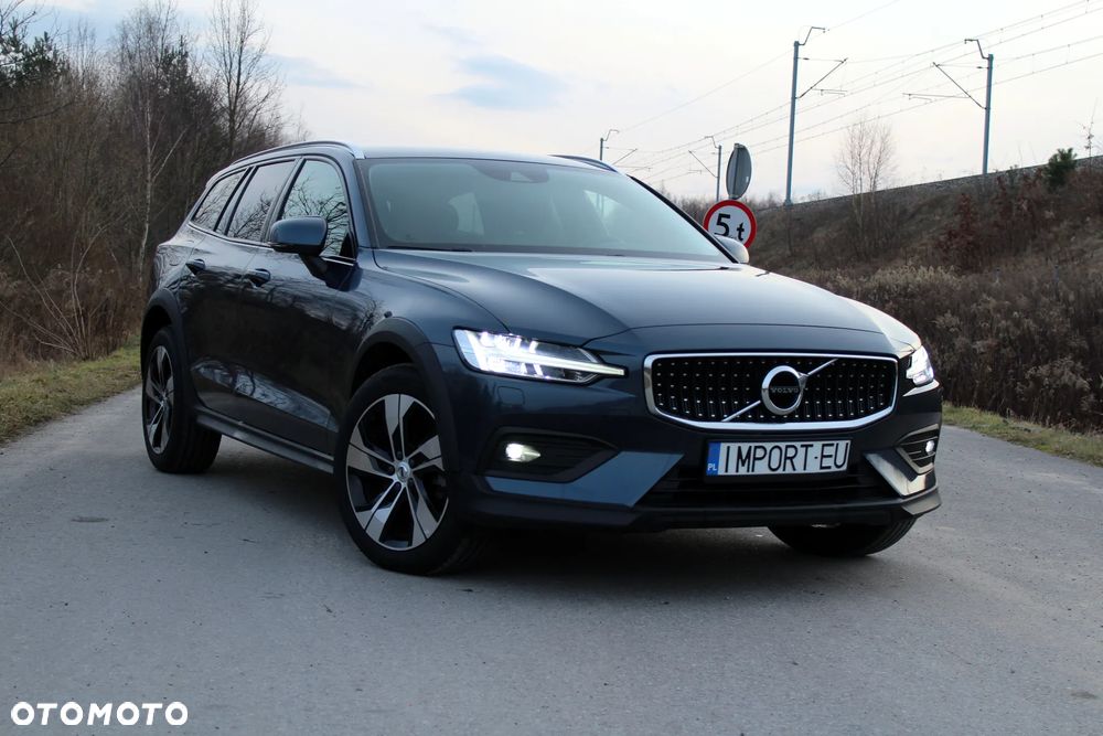 Volvo V60 Cross Country B4 D AWD Geartronic Pro - 1