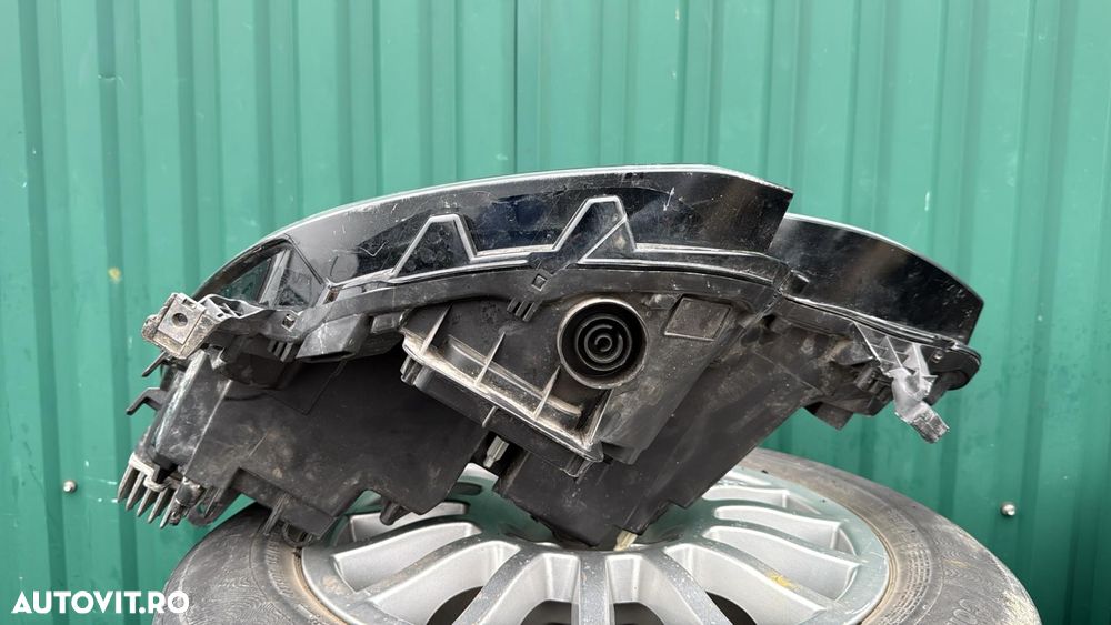 FAR DREAPTA LED RENAULT MEGANE IV - 4