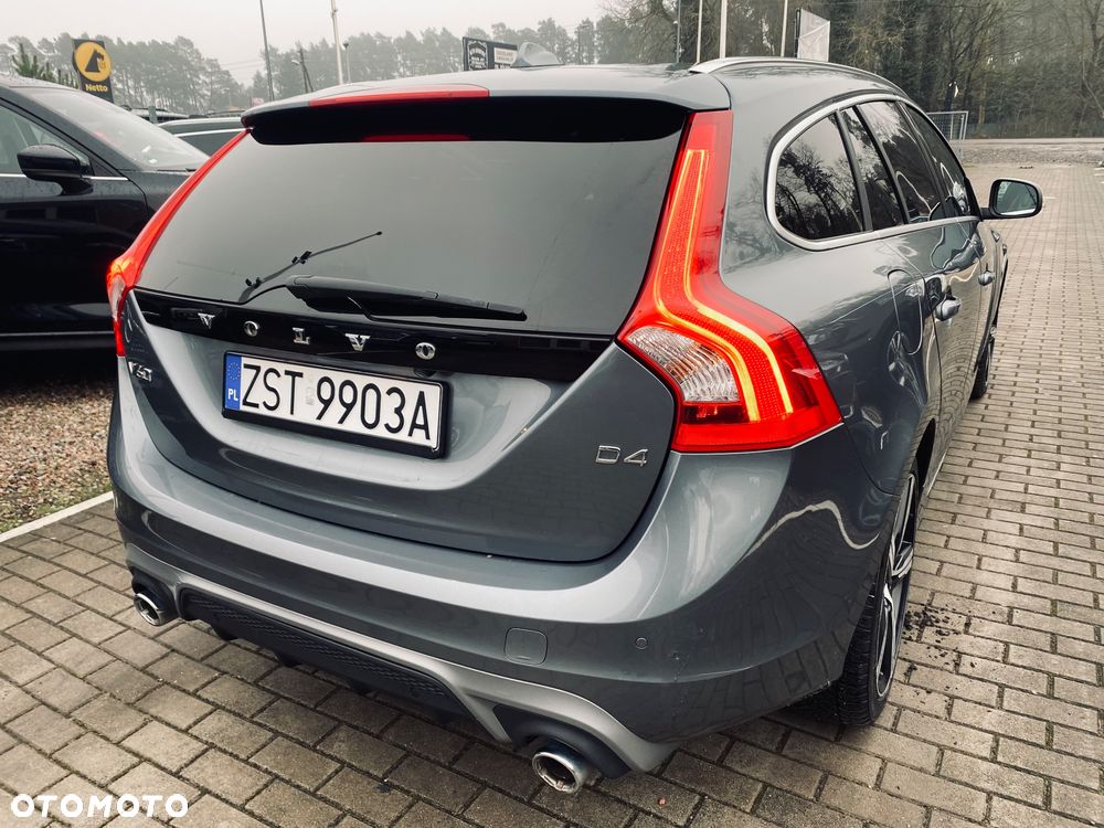 Volvo V60 D4 Geartronic R-Design - 15