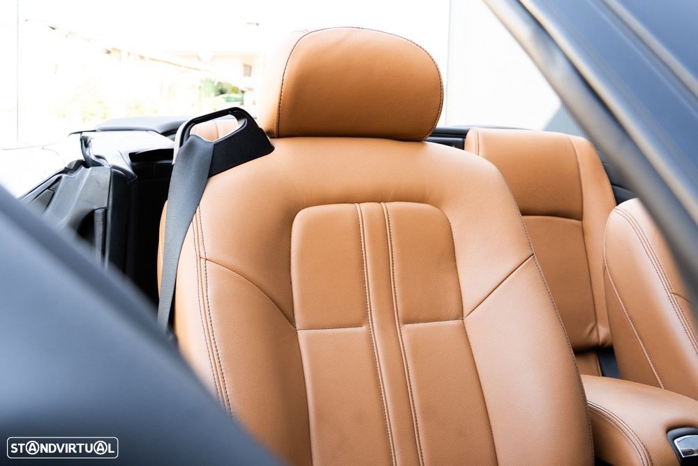 Jaguar XK XK8 4.2 Covertible Classic - 29