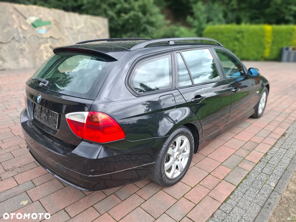 BMW Seria 3 318i - 5