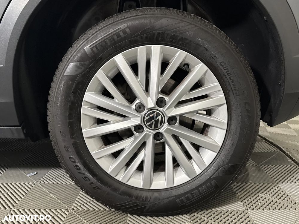 Volkswagen T-Roc - 13