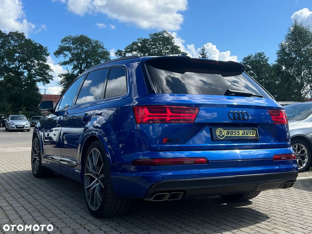 Audi SQ7 - 7
