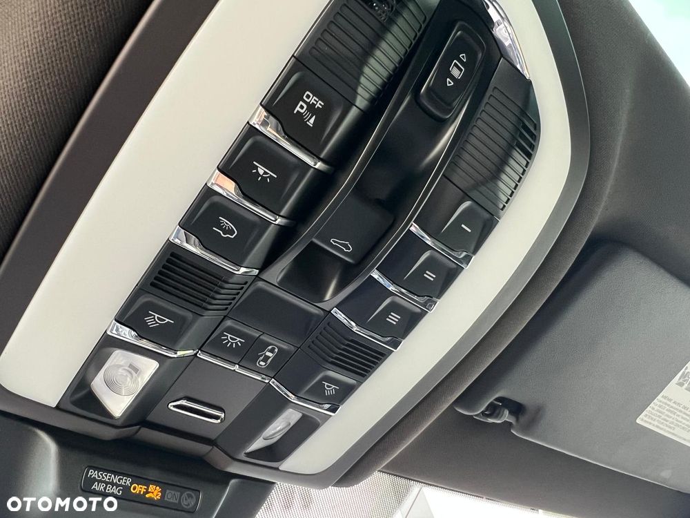 Porsche Macan - 18