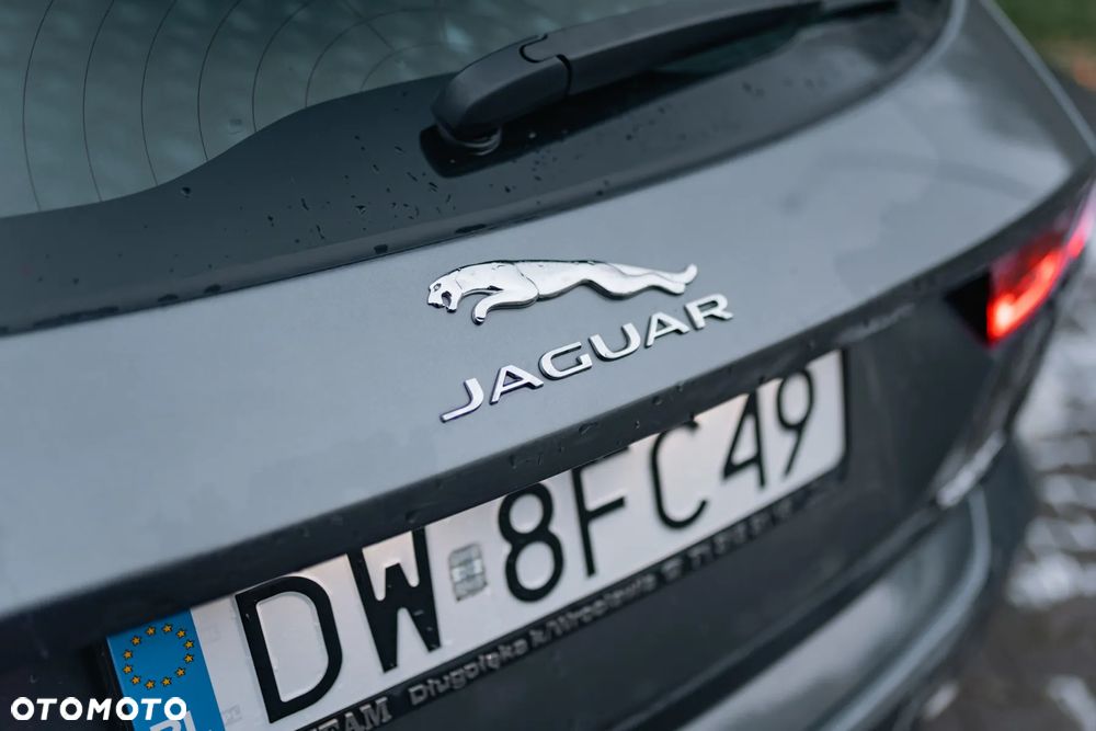 Jaguar E-Pace 2.0 i4P AWD R-Dynamic - 12