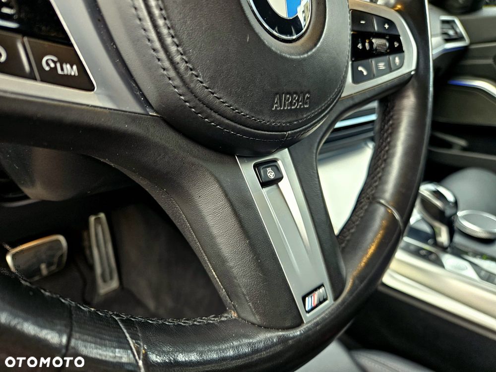 BMW Seria 3 330i xDrive M Sport - 13