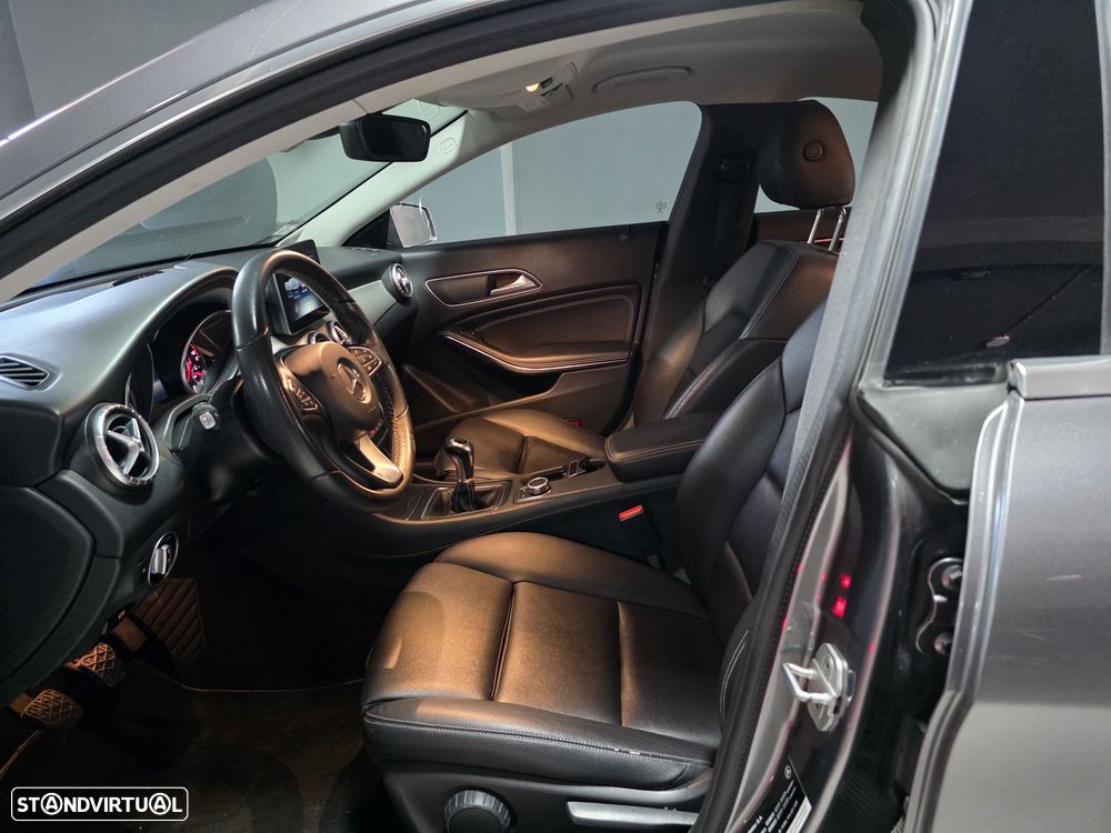 Mercedes-Benz CLA 180 d Urban - 21
