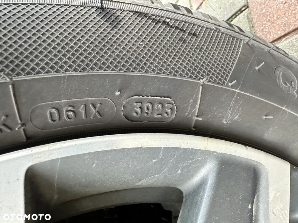 Peugeot 2008 1.2 Pure Tech GPF Allure S&S EAT6 - 23