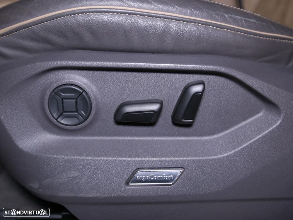 VW Touareg 3.0 TDI V6 Elegance Plus - 23