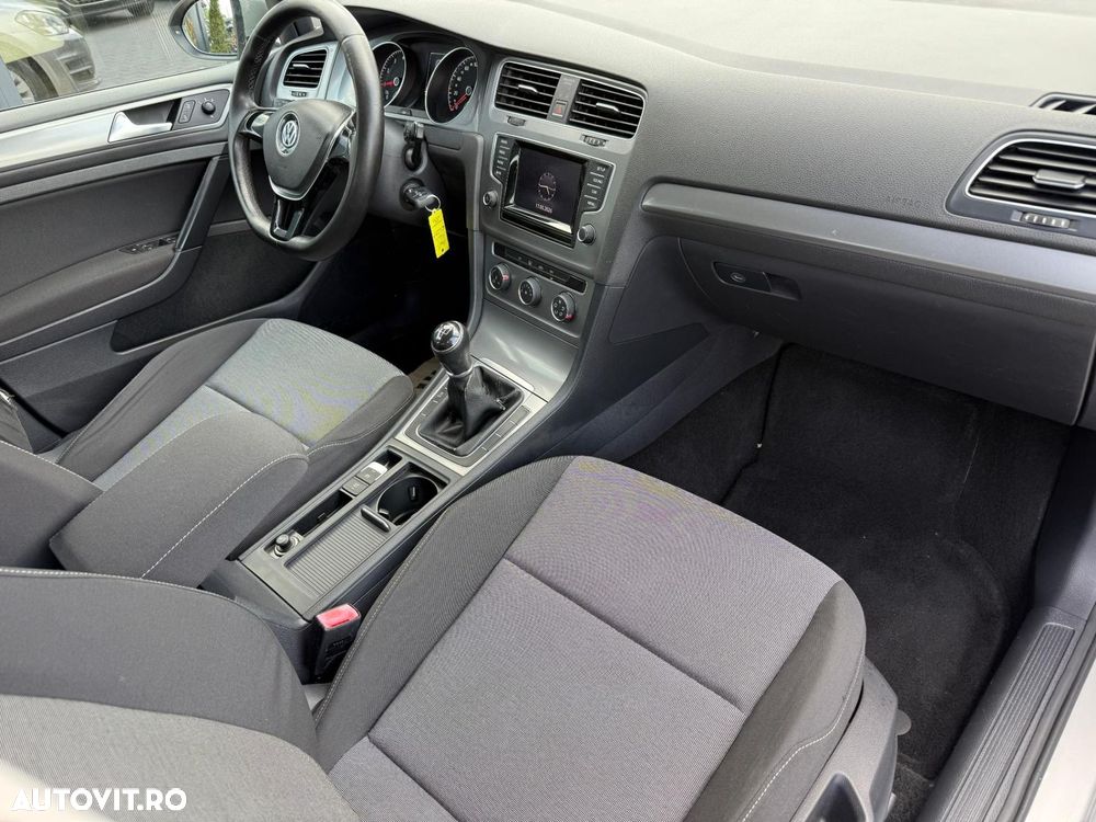 Volkswagen Golf - 9