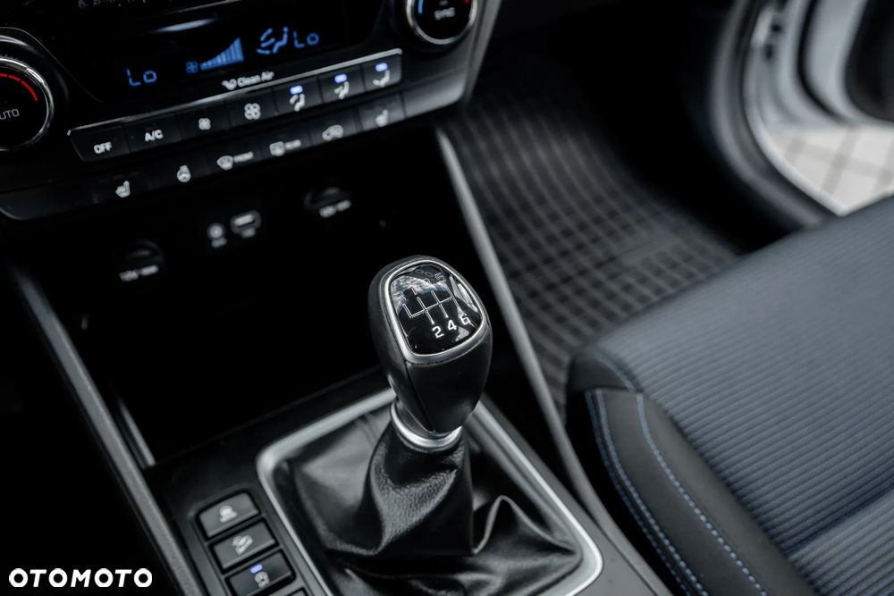 Hyundai Tucson 1.7 CRDI BlueDrive Style 2WD - 35