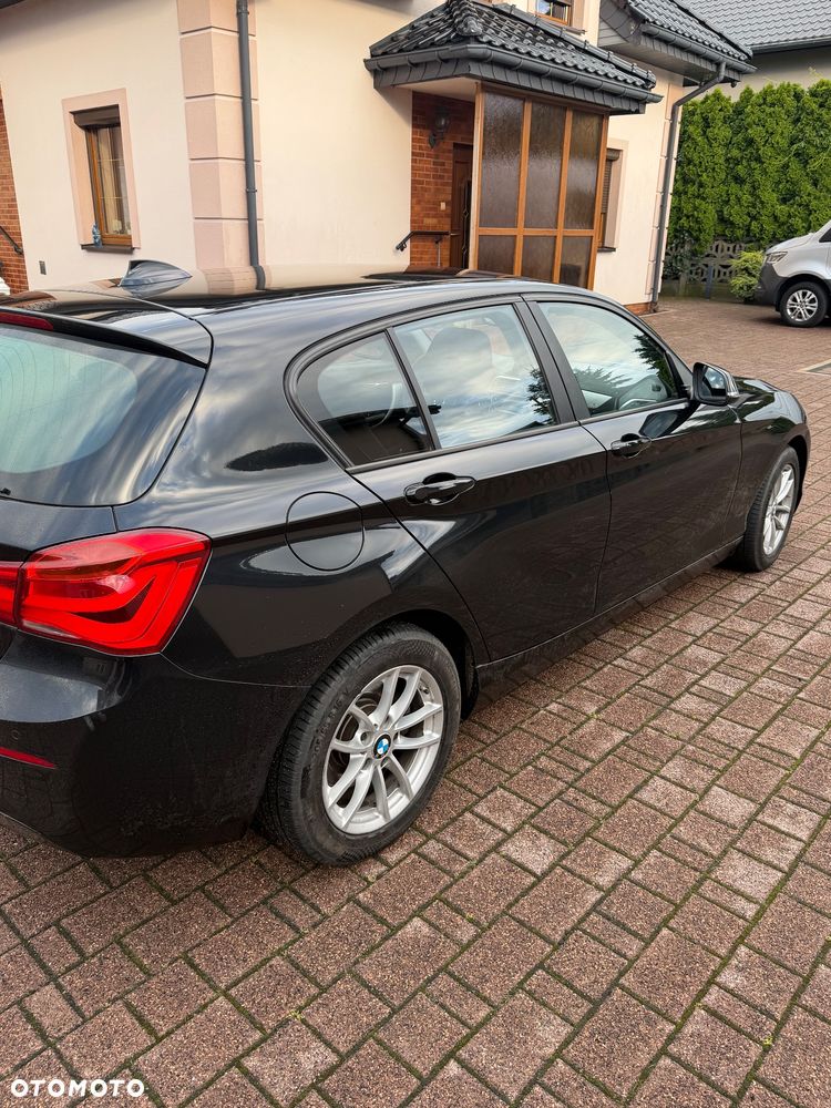 BMW Seria 1 120i - 5