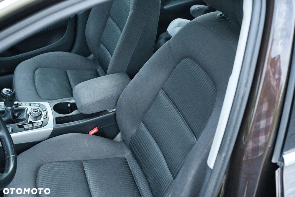 Audi A4 Avant 2.0 TDI DPF quattro Attraction - 8