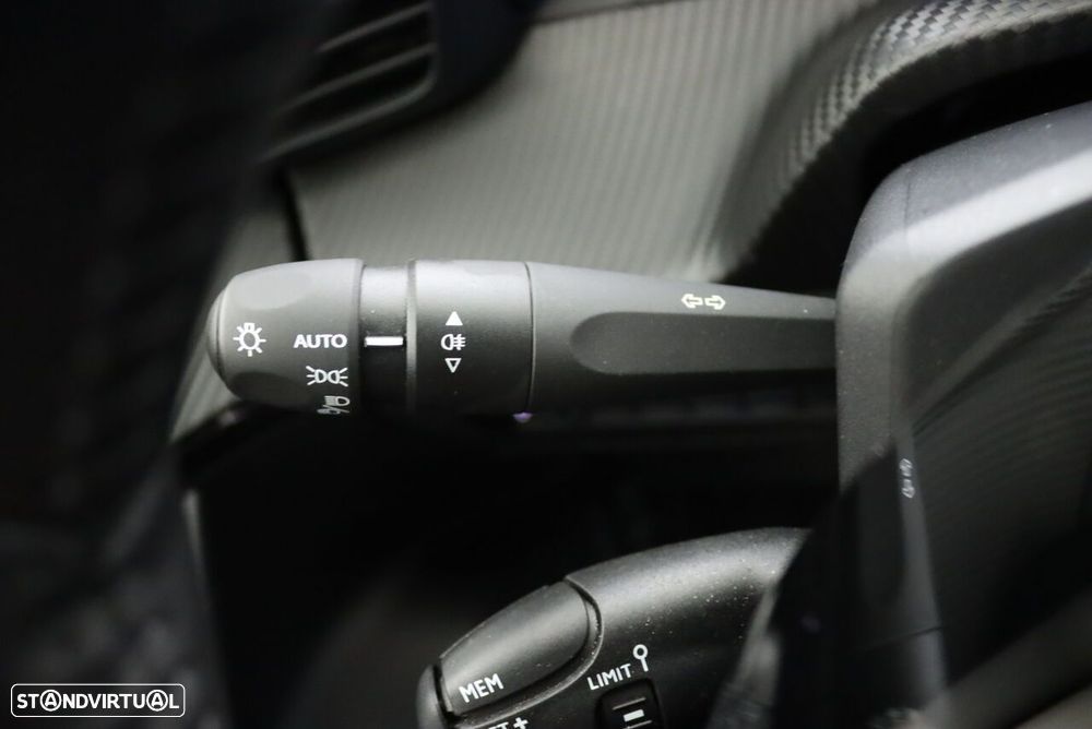 Peugeot 2008 PureTech 100 Allure - 12